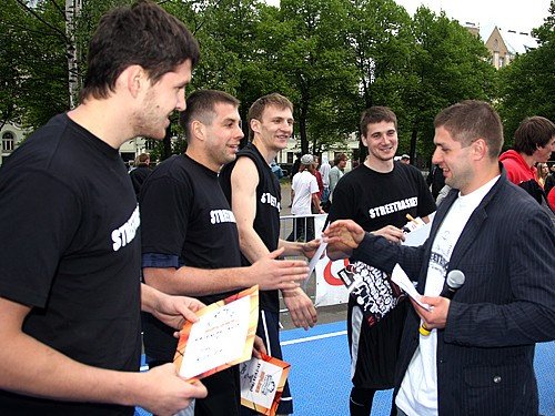 "Streetbasket Extreme" uzvar Krievijas komanda