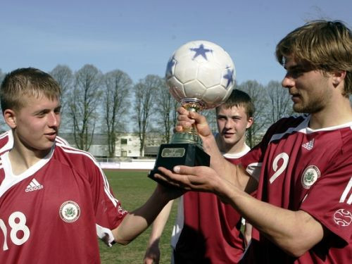 Latvijas U-19 uzsāks treniņnometni Staicelē