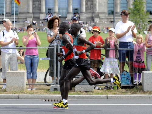 Kirui uzvar maratonā ar čempionātu rekordu