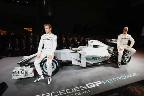 "Mercedes GP" prezentē jauno krāsojumu