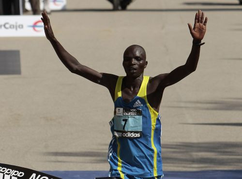 Madrides maratonā uzvar Čerogoni un Girma Tadese