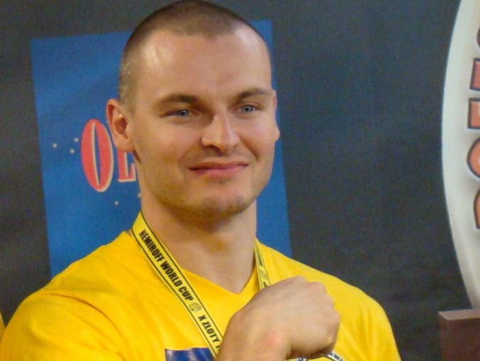 Jānis Amoliņš ceturto reizi kļūst par pasaules čempionu armrestlingā