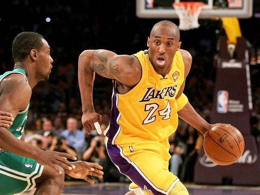 NBA finālsēriju ar uzvaru sāk "Lakers"