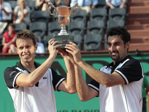 "French Open" dubultspēlēs uzvar Nestors un Zimoničs
