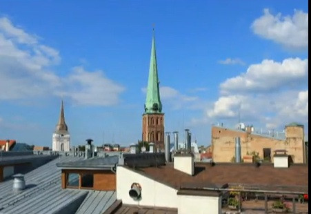 Paceļam glāzes par Rīgu! (video)