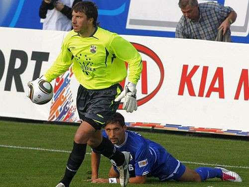 Koliņko ielaiž trīs pret "Zenit", Laizānam neizšķirts 1. līgā