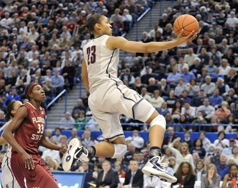 89-0. "UConn" sasniedz NCAA pirmās divīzijas uzvaru rekordu