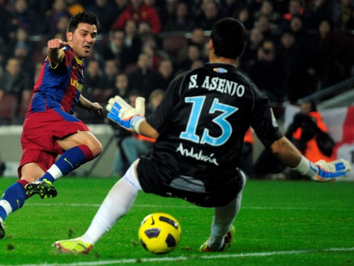 Spāņu talantam Asenho pusgads bez futbola, "Barcelona" ievēro Neimaru