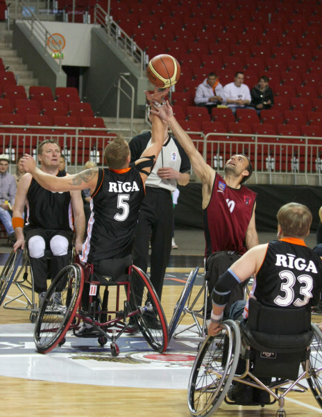 Basketbola dienu Arēnā ievada ratiņbasketbolisti