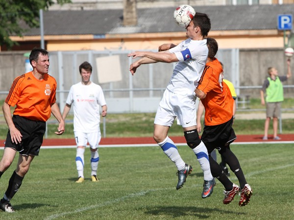 Rīgas Futbola skola pārliecinoši uzvar ogrēniešus