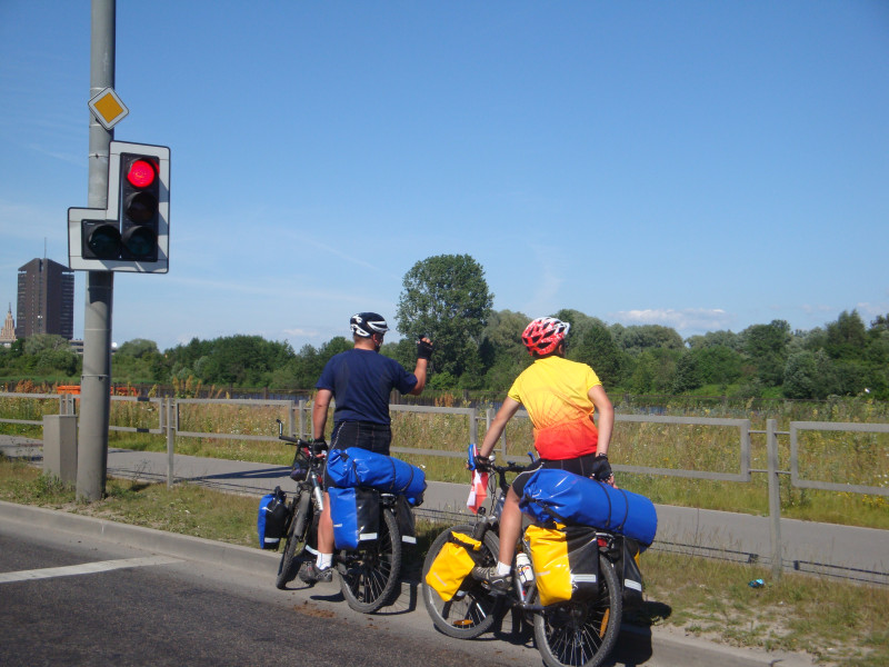 Padomi velosipēdistiem, kā uzvesties uz ceļa