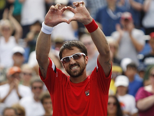 "US Open" ceturtdaļfinālos serbu cīņa un Federers pret Tsongu