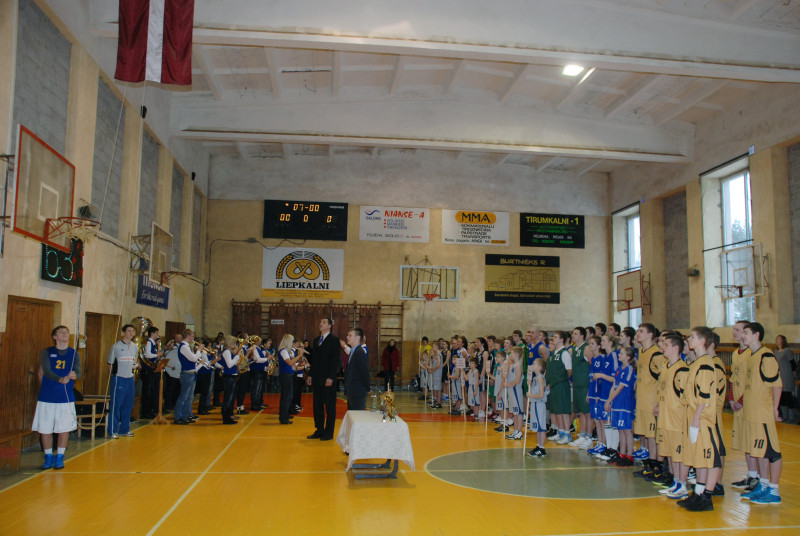 TBT 63: jauniešiem uzvar Rūjienas vidusskola, jaunietēm Valmieras Pārgaujas ģimnāzija.