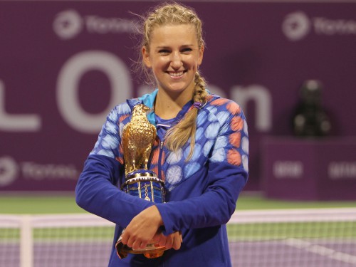 Azarenka sagrauj Stosuru un triumfē arī Dohā