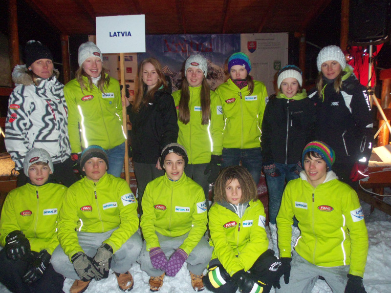 Latvijas jaunajiem kalnu slēpotājiem atkal godalgotas vietas starptautiskajās sacensībās