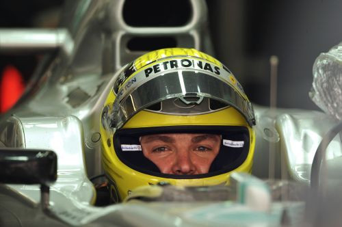 Rosbergs uzvar Ķīnas F1 posma kvalifikācijā
