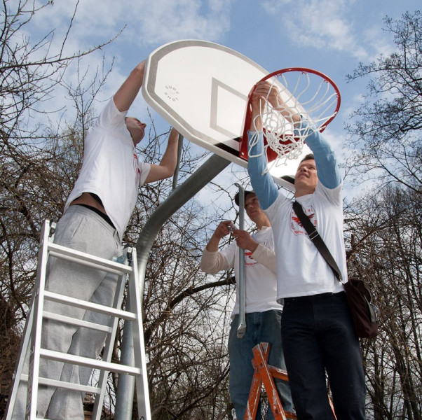 Lielajā talkā SIA Kurekss un Latvijas Basketbola savienība uzstādīs grozus