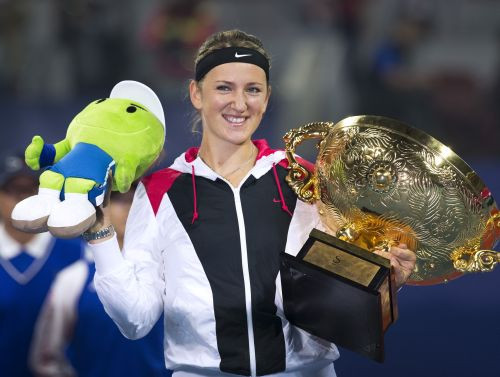 Azarenka atkal sagrauj Šarapovu un triumfē Pekinā