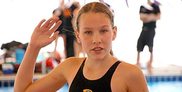 13 gadus vecā peldētāja Ceplīte labo Latvijas rekordu