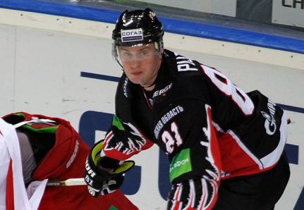 Pujacs iekļūst KHL Austrumu pusfinālā, Kuldam sezona galā