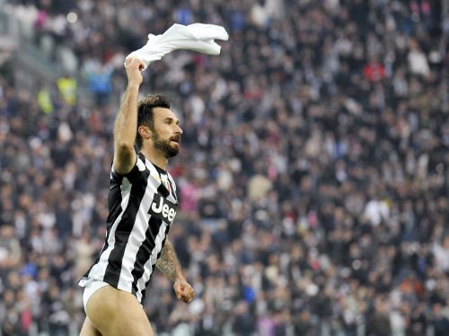 "Juventus" izspraucas garām "Pescara"