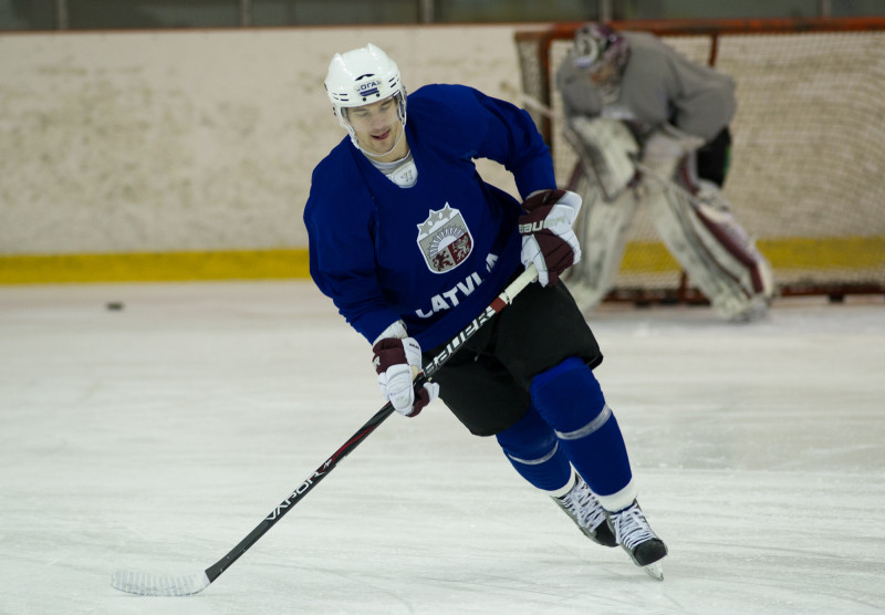 Latvijas izlases treniņnometni papildina septiņi hokejisti