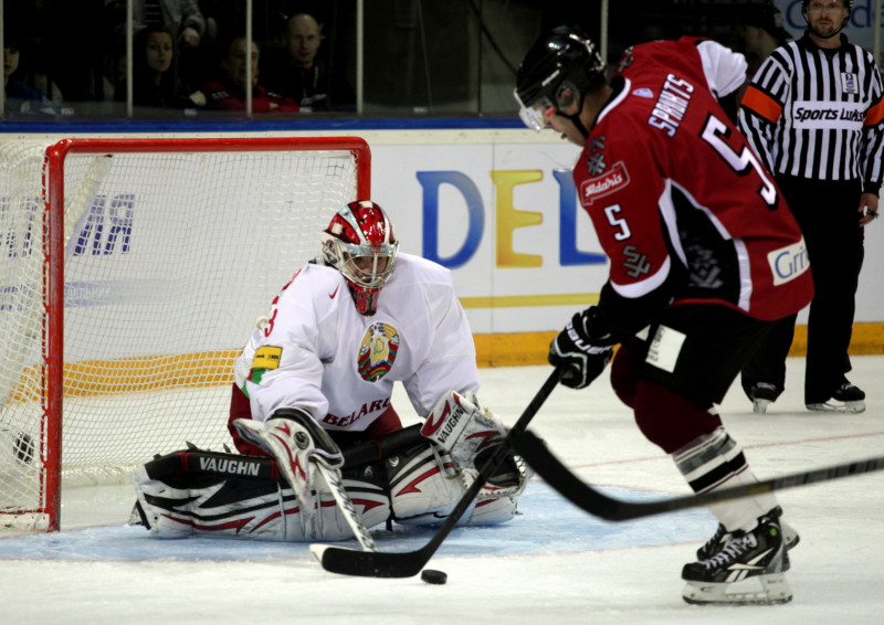 Latvijas hokejisti ar 4:1 uzvar Baltkrievijas izlasi