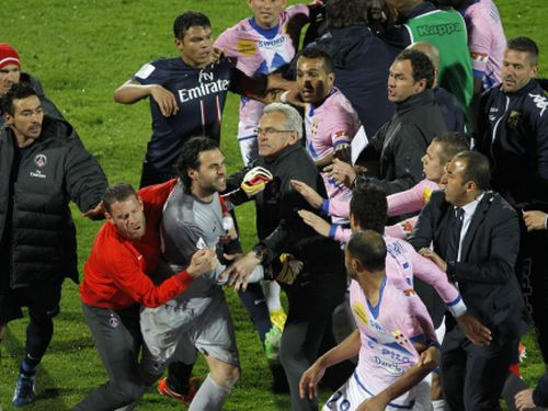 Sirigu par mukšanu no noraidījuma draud 8 spēļu diskvalifikācija