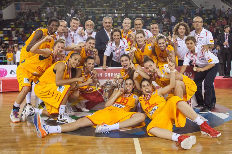 Spānijas jaunietēm vēsturisks triumfs Eiropas čempionātā, MVP - Ndura