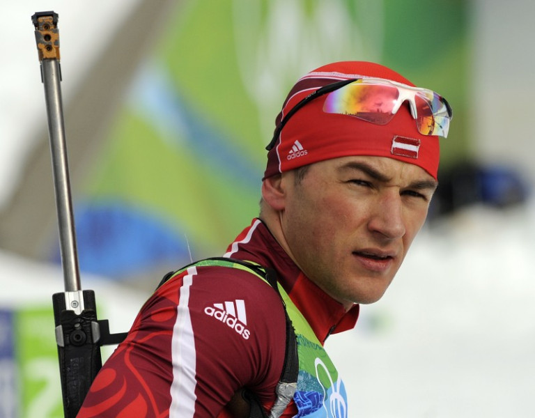 Kanādai un Igaunijai uzvaras FIS sacensībās distanču slēpošanā Priekuļos