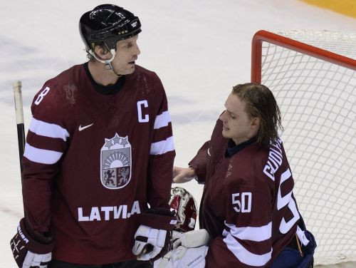 Hokeja dzimtene Kanāda 54. minūtē salauž vareno latviešu sirdis