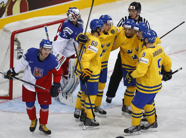 Zviedrijas hokejisti apspēlē čehus un izcīna PČ bronzu