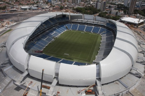 Brazīlijai Pasaules kausa priekšvakarā joprojām problēmas ar stadioniem