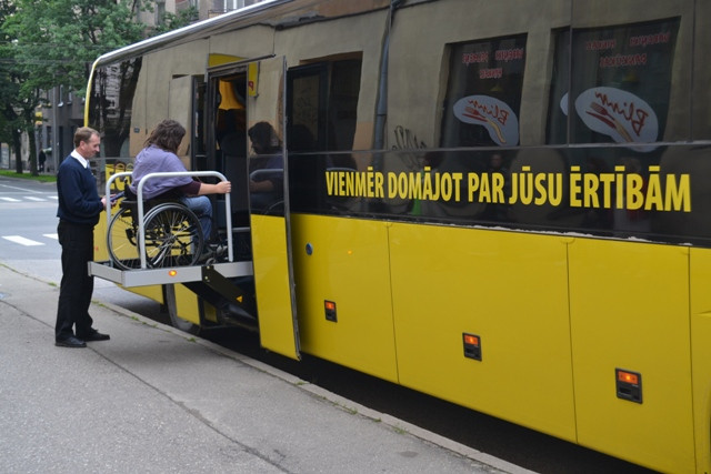 Par cilvēkiem ratiņkrēslos un vecākiem ar bērniem ratiņos „draudzīgiem” Zemgalē atzīti 83 objekti