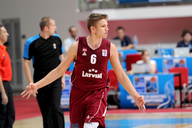 U18 basketbolisti par 7. vietu Eiropā pret Lietuvu