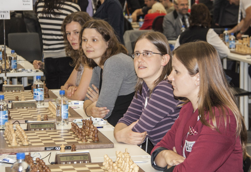 Pasaules čempionāts šaha dāmām tomēr jāgaida vēl dažus mēnešus