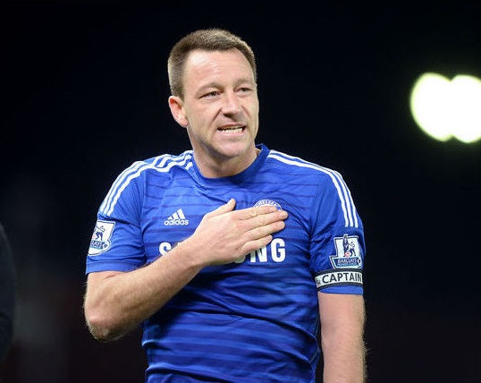 "Chelsea" pagarina līgumu ar komandas kapteini Teriju