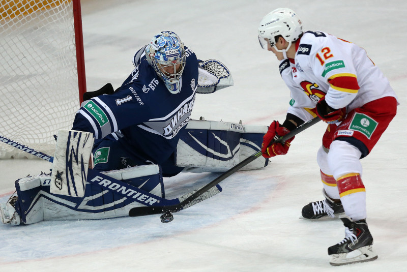 KHL rekordists Mozess paraksta viena gada līgumu ar "Predators"