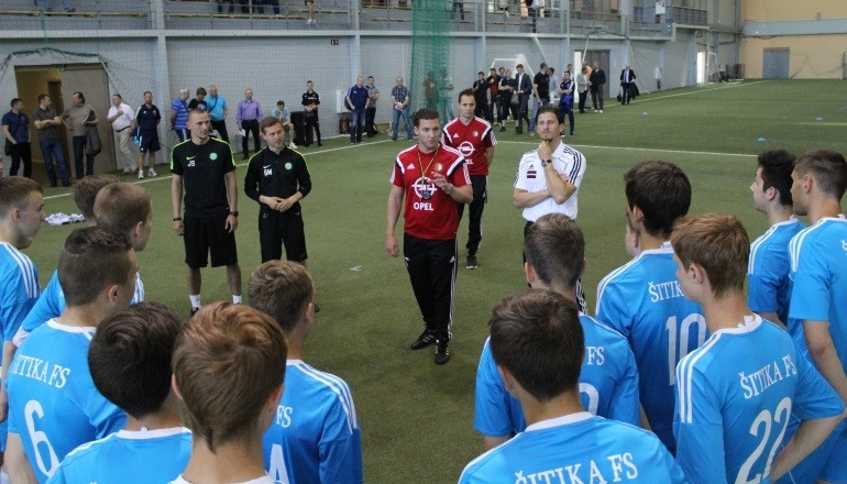 "Feyenoord Academy" seminārs stiprina Latvijas un Nīderlandes sadarbību