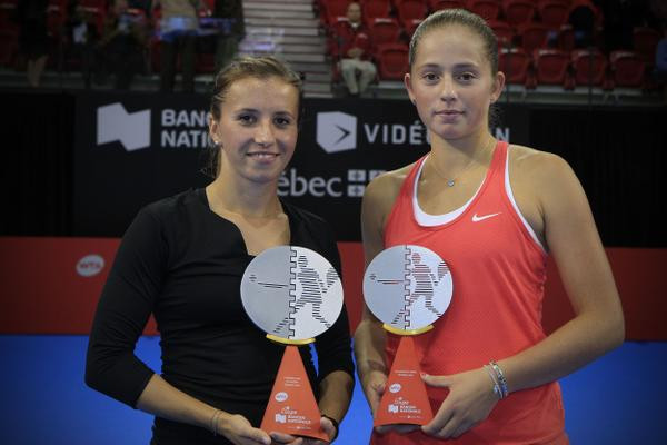 Ostapenko cieš sagrāvi pirmajā WTA finālā