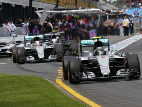 Sāksies "Formula 1" jaunā sezona. Hamiltona trešais triumfs pēc kārtas?