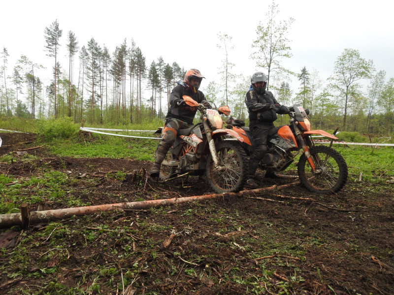 Enduro Rallijs pulcē ievērojamu dalībnieku skaitu