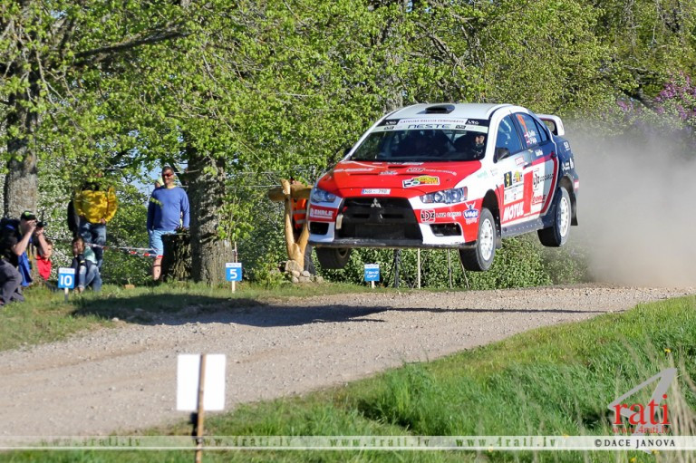 Latvijas rallija čempionāts turpinās Žemaitijā, testos trešā vieta Svilim