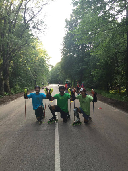 Latvijas skrituļslalomisti dodas uz pasaules kausu Itālijā