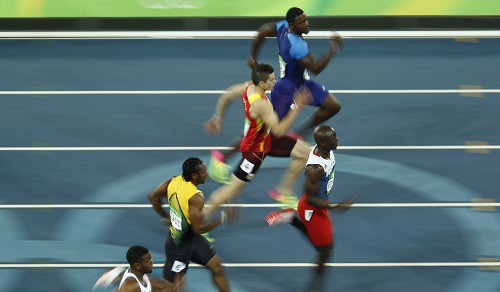 Tompsonei zelts arī 200m, ASV savāc visas medaļas 100m/b, 200m fināls bez Getlina