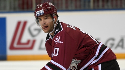"Dinamo" izcīna pirmo uzvaru pamatlaikā un pamet KHL pēdējo vietu