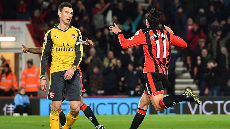 ''Arsenal'' atspēlē trīs vārtus un izrauj dramatisku neizšķirtu
