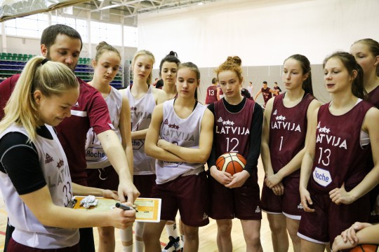 Latvijas U16 meiteņu basketbola izlase Baltijas kausu noslēdz ar smagu uzvaru pret Igauniju