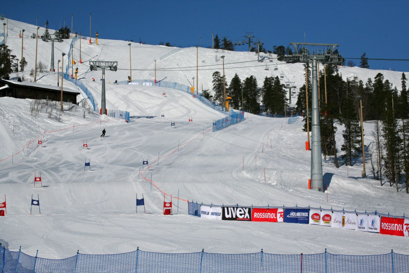 Vairāk nekā 300 kalnu slēpotāju Baltijas kausa 3.posmā un FIS sacensības Somijā