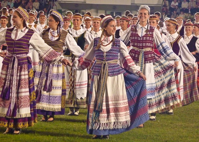 Kurzemes tautastērpu informācijas centrs aicina uz lekciju par Lietuvas tautastērpiem